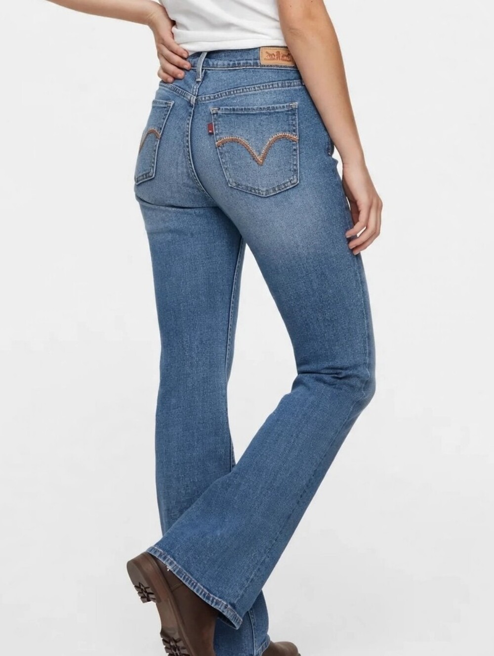 Levi's 515 Bootcut Jeans Womens Size 8 Medium Wash Blue Denim Embroidered Pocket